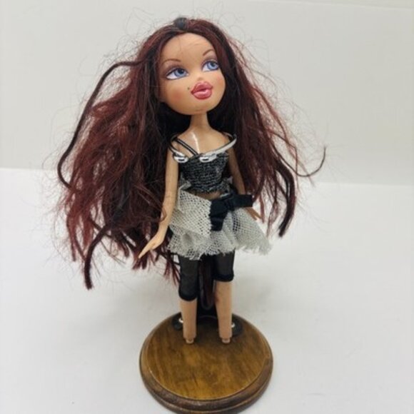 Bratz Birthday Bash Phoebe Vinyl Fashion Doll